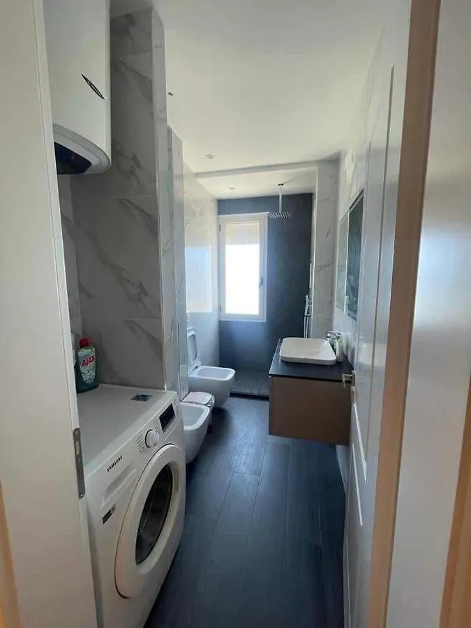 فلورا Roi Mar Apartment Sea View 0*,  ألبانيا